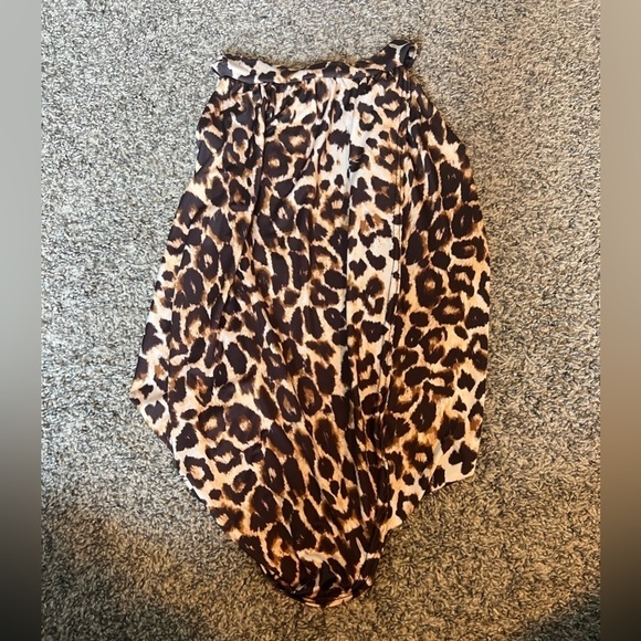 Pretty Little Thing Leopard Halter Wrap Open Back Crop Top Brown Black One Size - Picture 5 of 8